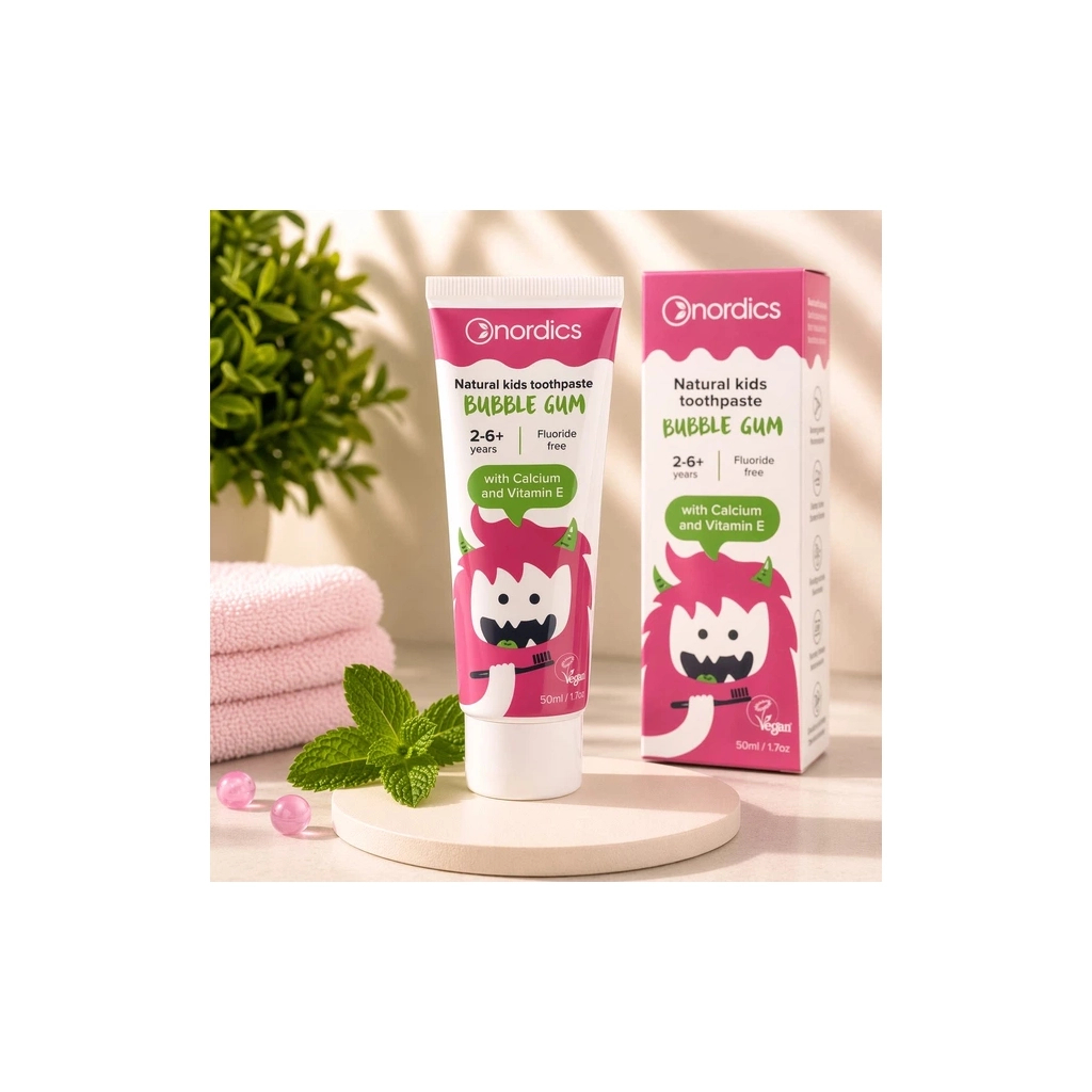Дитяча зубна паста Nordics Kids Bubble Gum, 50 мл, 26 років, з гідроксиапатитом та кальцієм, без фтору, зі смаком жувальної (3800500324456)