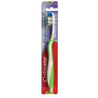 Зубна щітка Colgate базовая Зиг заг + средняя (7610196003544)