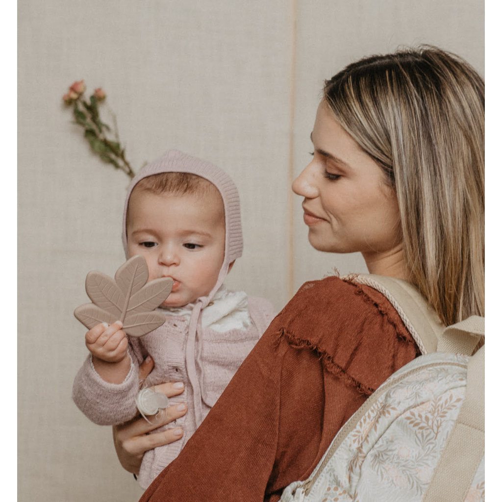 Прорізувач Suavinex Poetry листочок, рожевий (403034)