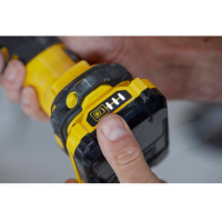 Реноватор Stanley FatMax,18В, 2x2Ah, Li-Ion, 8000-18000 об/хв, 1.40 кг (SFMCE500D2K)