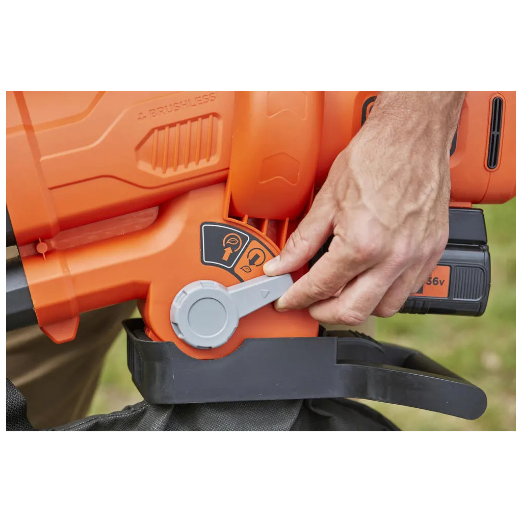 Пилосос садовий Black&Decker 36V, 2.5Ah, 270 км/год (BCBLV3625L1)