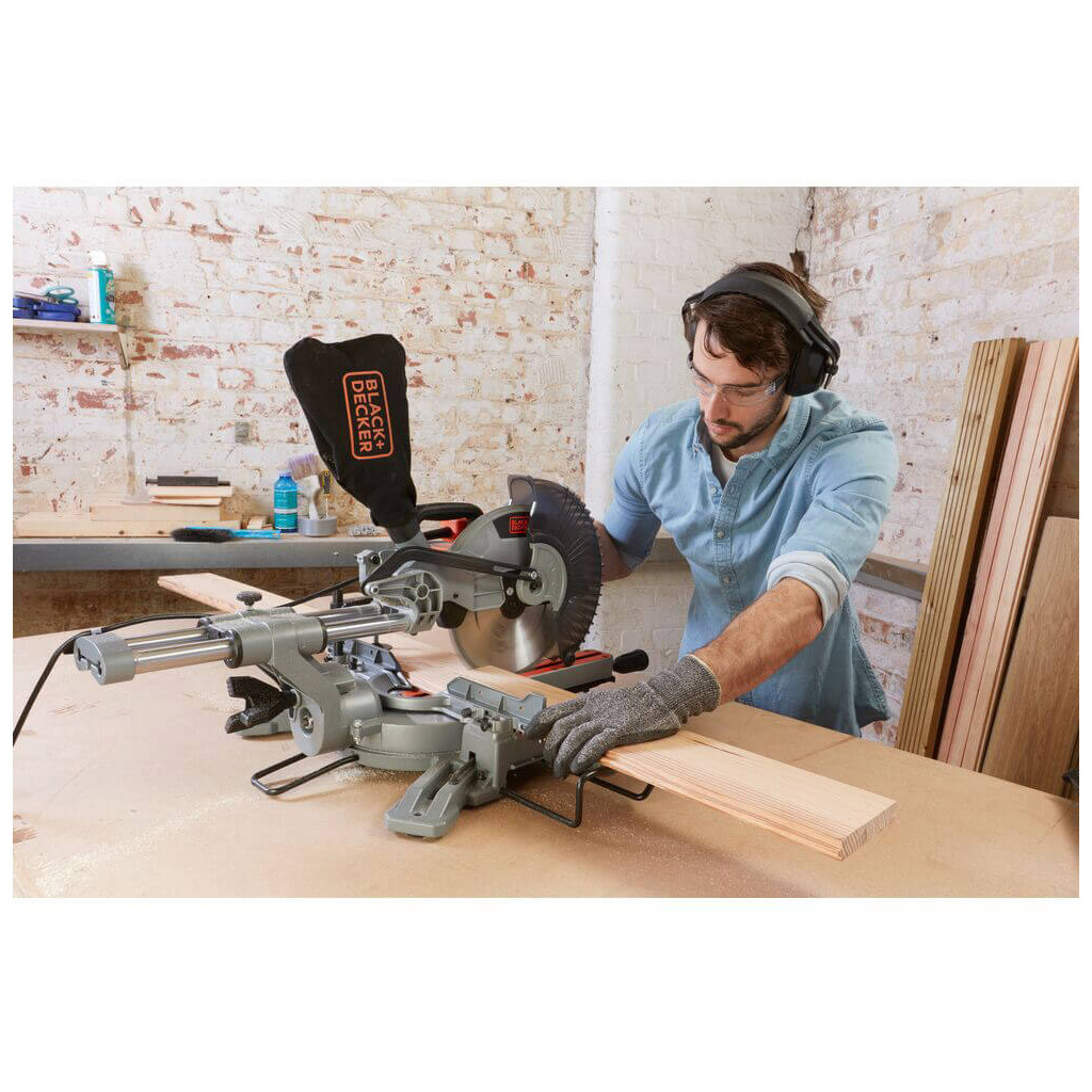 Торцювальна пила Black&Decker 2100 Вт, диск 254х30 мм, 5000 об/хв, XPS, вага 18.5 кг (BES710) Торцювальна пила Black&Decker 2100 Вт, диск 254х30 мм, 5000 об/хв, XPS, вага 18.5 кг (BES710)
