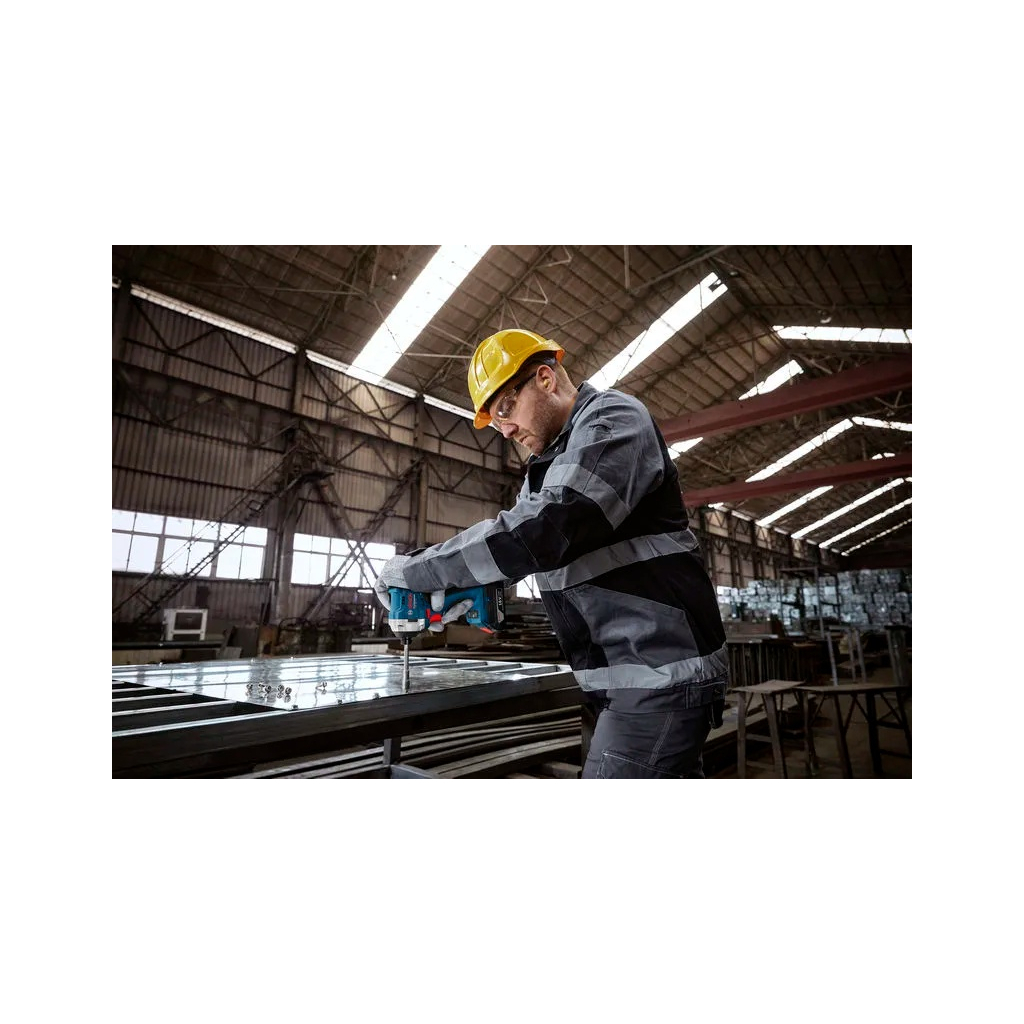 Гайковерт Bosch Professional ударний GDR 18V-215 18V, 215Нм, 3800об/хв, M6-M16 (без АКБ та ЗП) (0.601.9N2.020)
