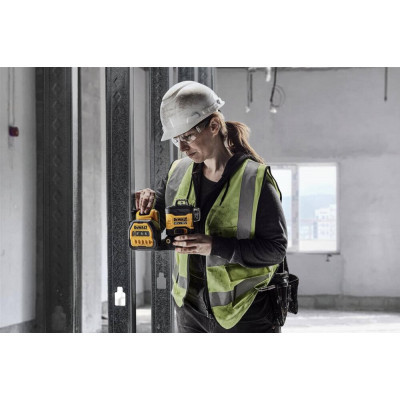 Лазерний нівелір DeWALT лінійний 10.8/12/18В XR Li-Ion, зелений промінь, 1x2Ah 18V, TSTAK (DCE089D1G18)