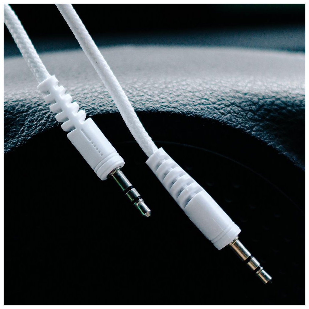 Кабель мультимедійний 3.5mm M to 3.5mm M 1.0m white XQISIT (4029948026954)