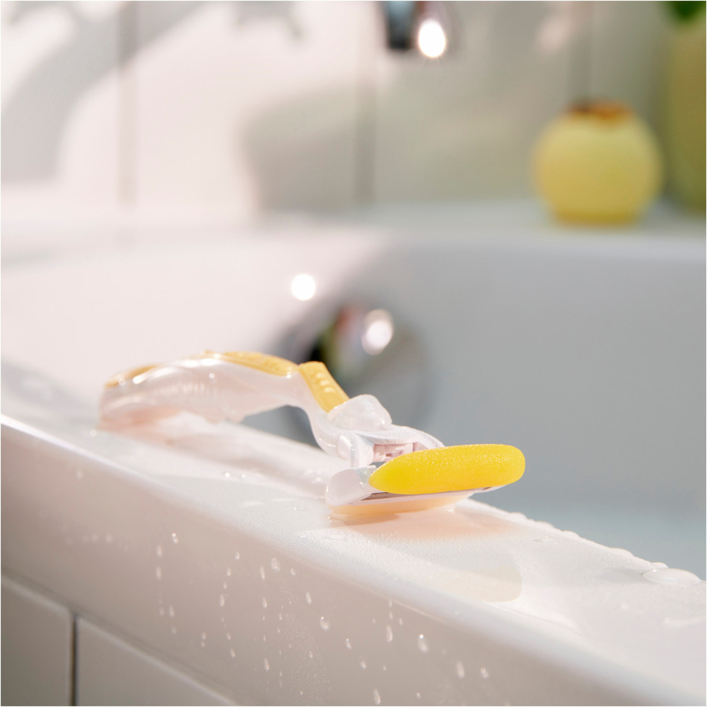 Змінні касети Gillette Venus ComfortGlide Olay З ароматом кокосу 4 шт. (7702018267651)