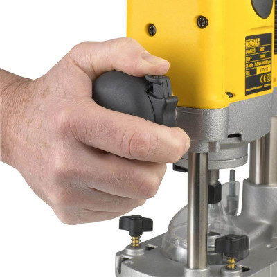 Фрезер DeWALT 1100 Вт, 8000 - 24000 об/хв, цанга 8 мм (DW621)