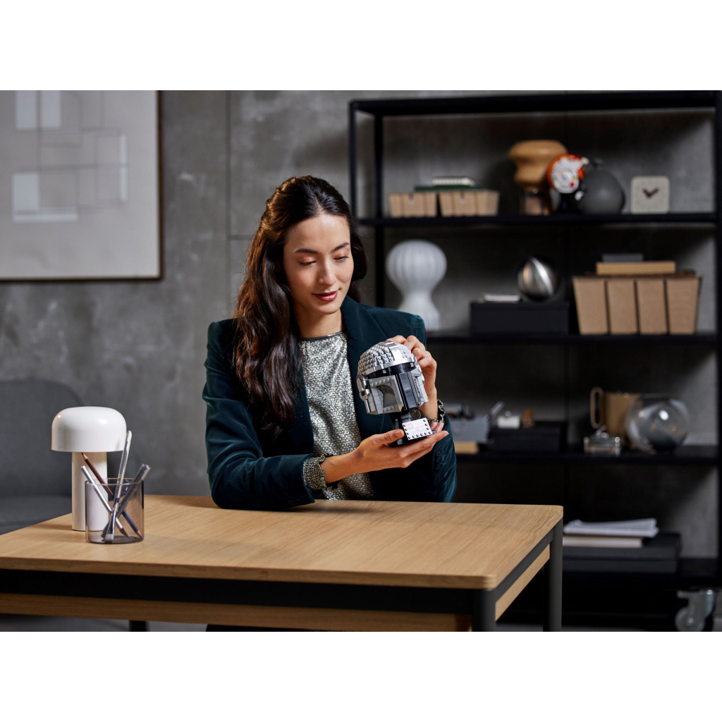 Конструктор LEGO Star Wars Шолом Мандалорца 584 деталі (75328) Конструктор LEGO Star Wars Шолом Мандалорца 584 деталі (75328)