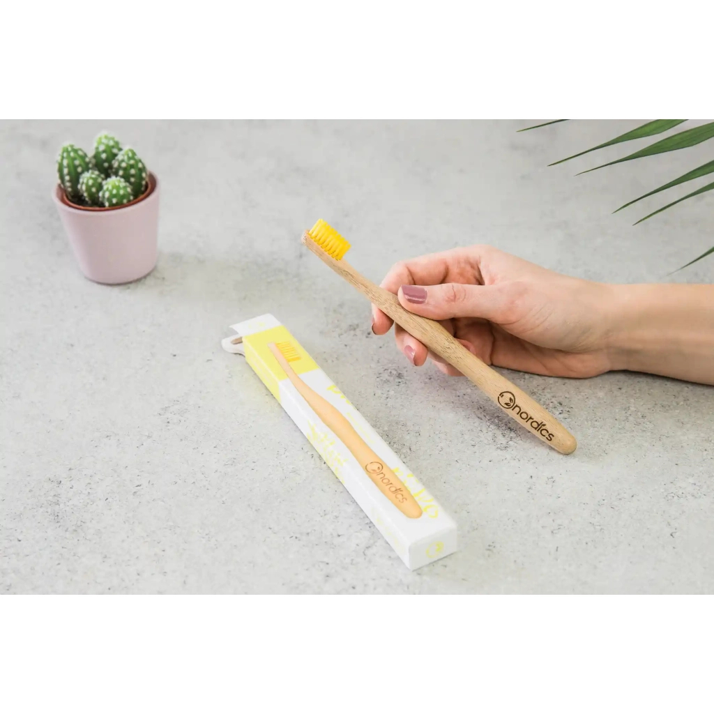 Зубна щітка Nordics Бамбукова Жовта щетина (3800500324036)