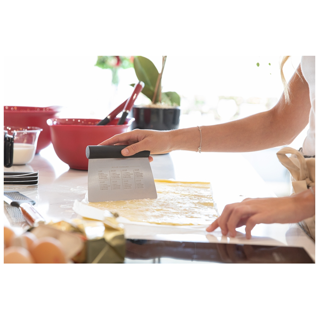 Шкребок кондитерський KitchenAid Universal 15,2 х 11,5 х 2,6 см чорний (KQG050OHOBE)
