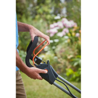 Газонокосарка Black&Decker акумуляторна 18 В, 4.0 Ач, 32 см, 2 АКБ та ЗП (BCMW33184L2)