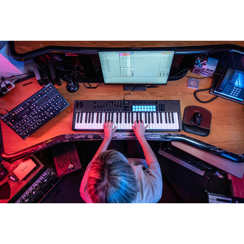 MIDI-клавіатура Novation Launchkey 61 MK4 (236473)