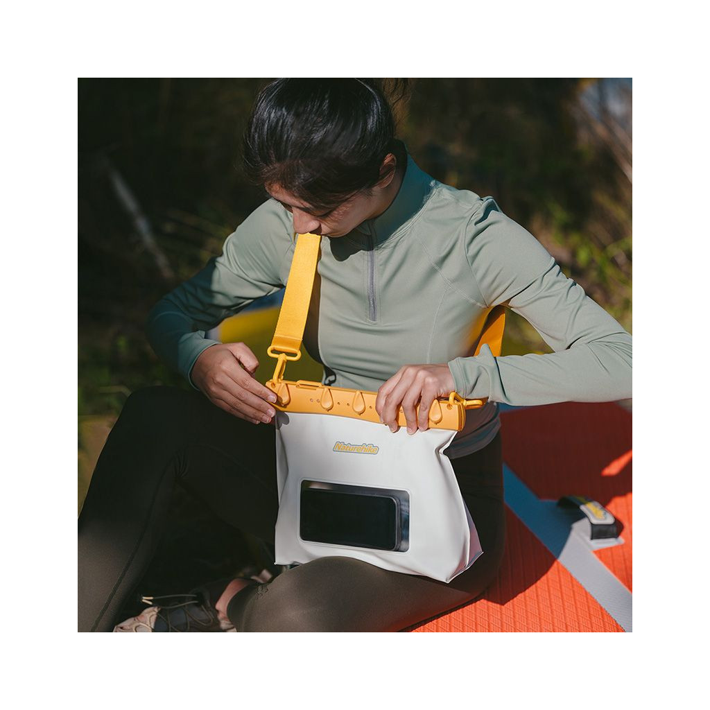 Гермопакет Naturehike -сумка CNK2300BS016 5,6 л жовта (6976023924934)