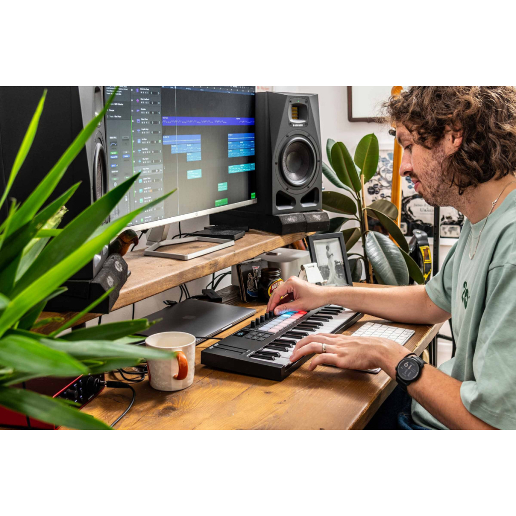 MIDI-клавіатура Novation Launchkey Mini 37 MK4 (236477)