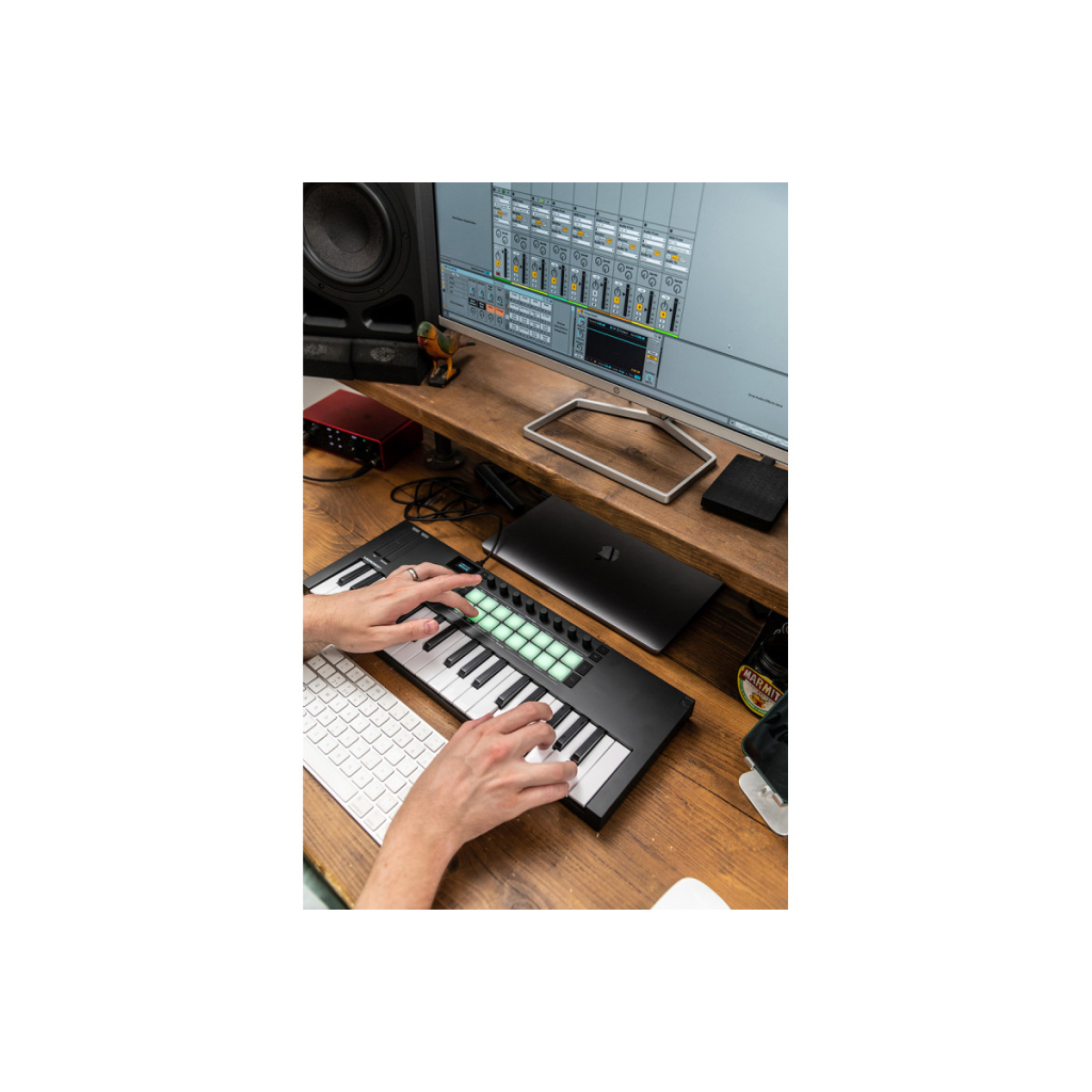 MIDI-клавіатура Novation Launchkey Mini 37 MK4 (236477)