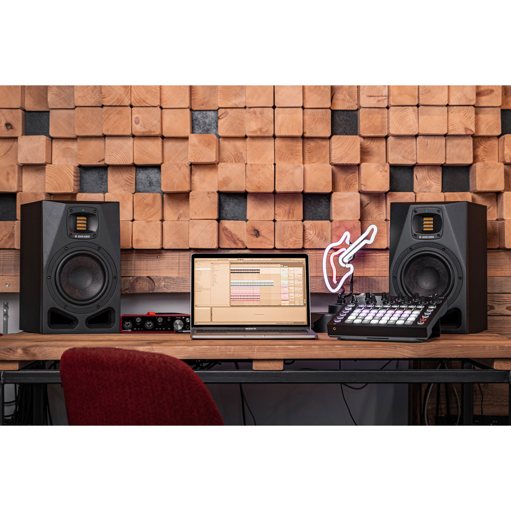 Студійний монітор ADAM Audio A7V (235746)