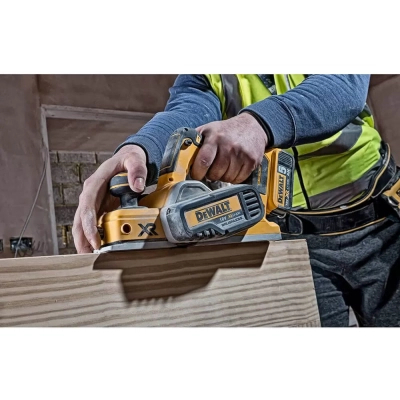 Електрорубанок DeWALT 18 В XR Li-lon, 82 мм, TSTAK (без АКБ та ЗП) (DCP580NT)