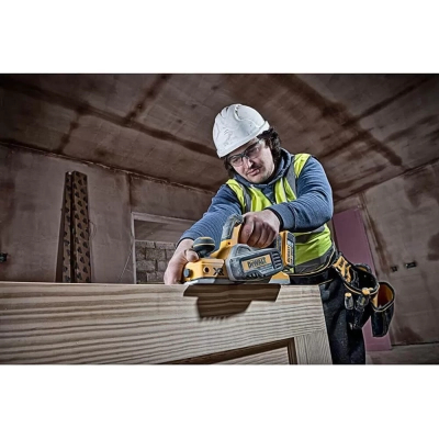 Електрорубанок DeWALT 18 В XR Li-lon, 82 мм, TSTAK (без АКБ та ЗП) (DCP580NT)