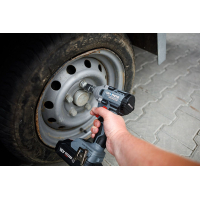 Гайковерт Graphite Energy+ 18V, безщітковий, 2600об/хв, 330Нм, 1/2", 0.9кг (без АКБ та ЗП) (58G028-1)
