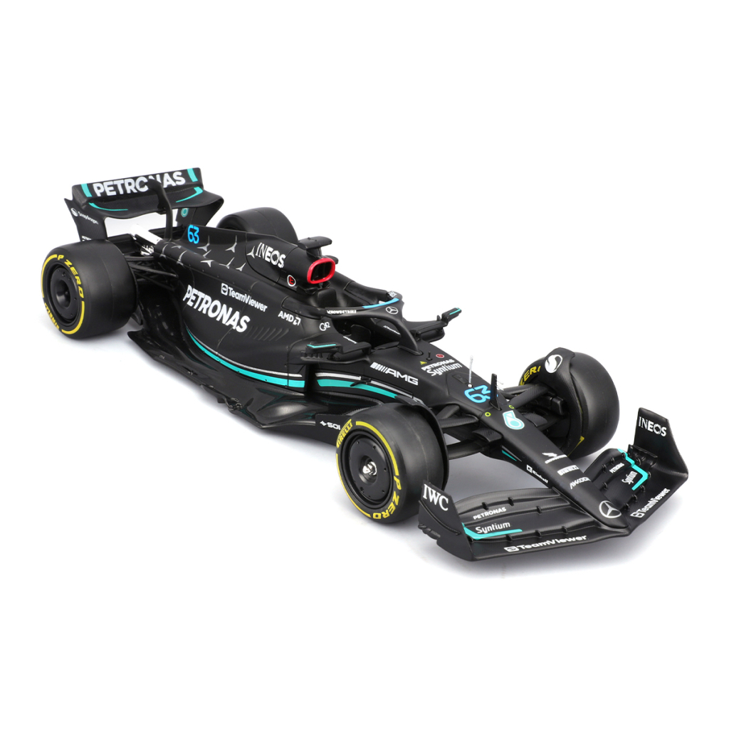 Масштабна модель автомобіля Bburago Автомодель з фігуркою - Mercedes-AMG F1 W14 E Performance, 1:24 (18-28037)
