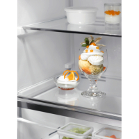 Морозильна камера Electrolux LUS7ME28X