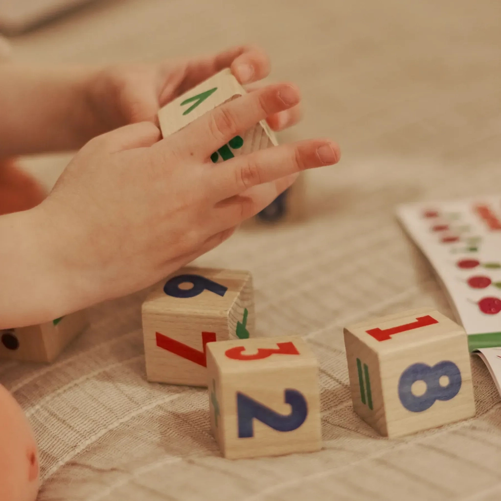 Кубики Ігротеко дерев'яні Математика (900736)