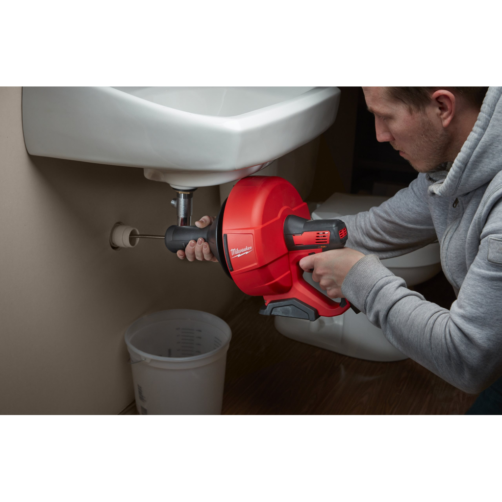 Прочисна машина Milwaukee M12 BDC8-202C, 2x2Ah, 8м (4933451633)