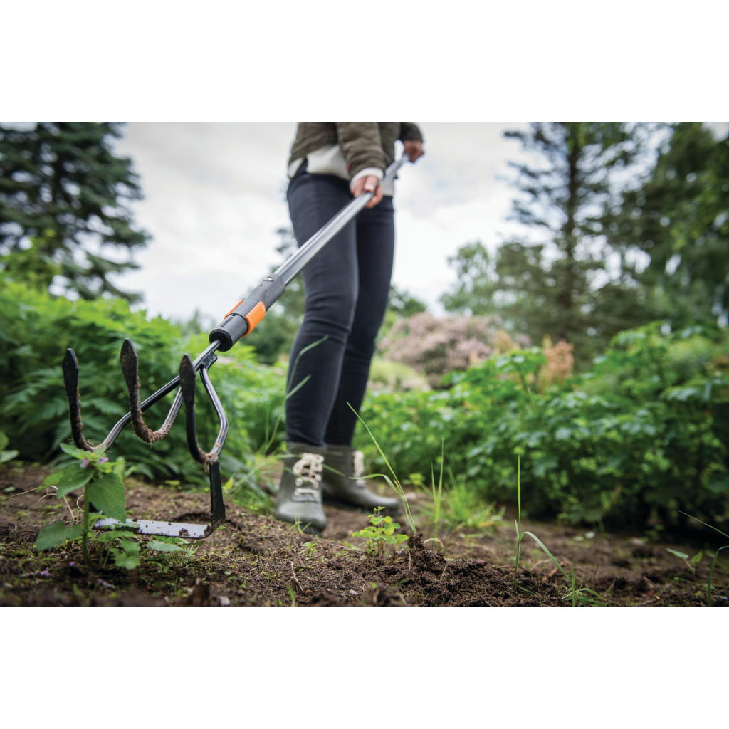 Сапа Fiskars Gardening розпушувач QuikFit 30.5см, 0.5кг (1000681)