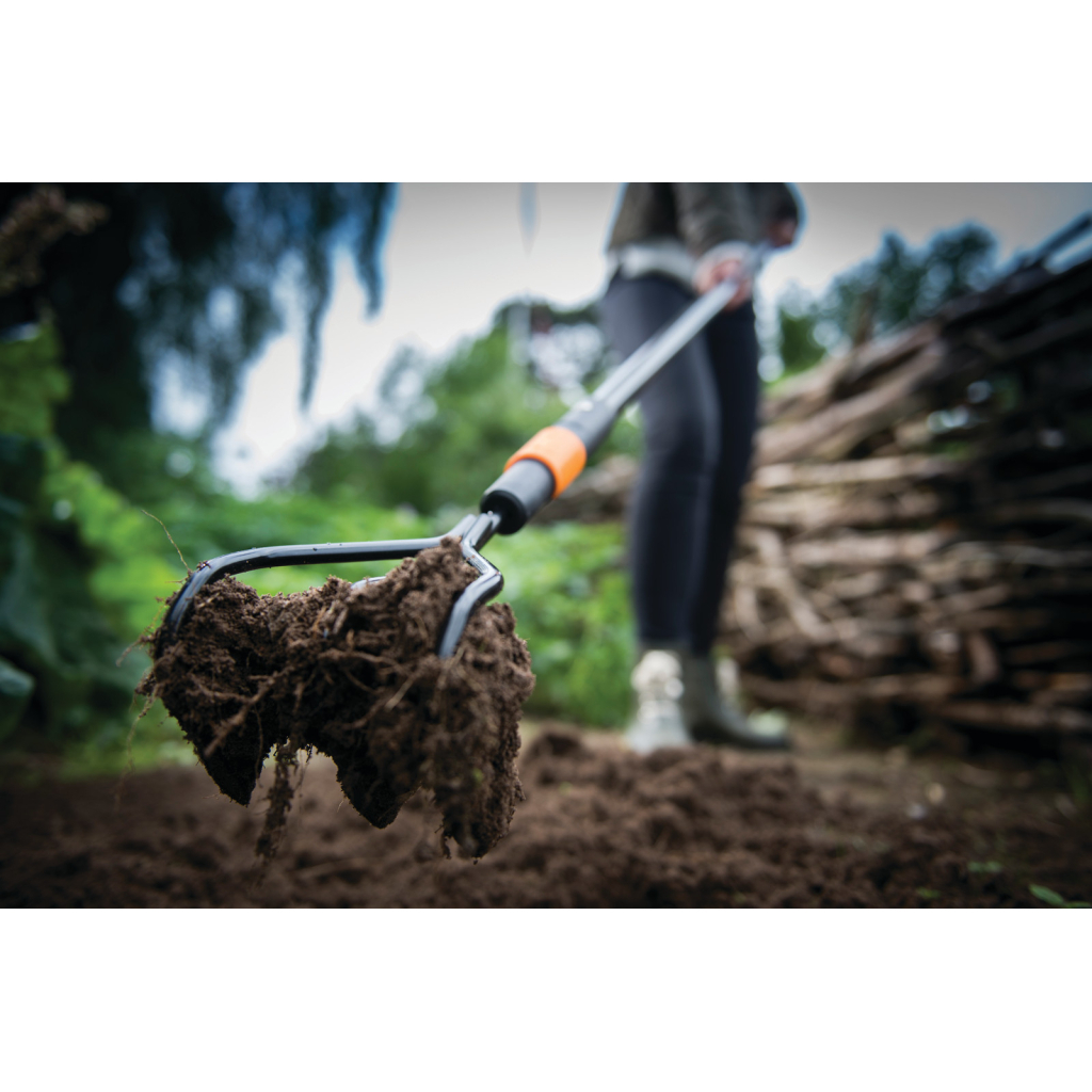 Сапа Fiskars Gardening розпушувач QuikFit 30.5см, 0.41кг (1000680)