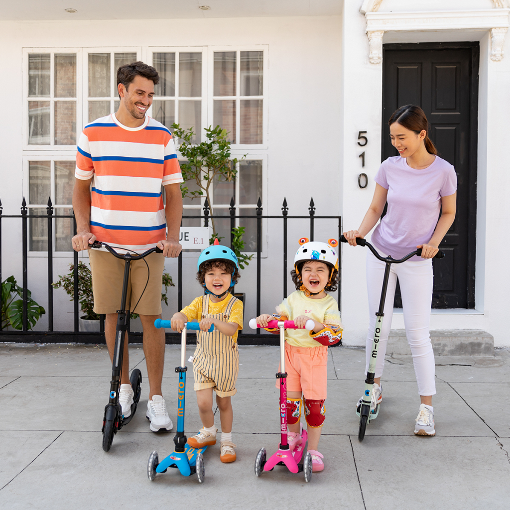 Самокат Micro Mini Deluxe Foldable LED" складний Блакитний океан" (MMD200)