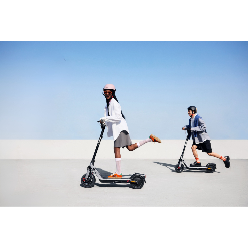 Електросамокат Segway E3 PRO E сірий (AA.05.19.02.0003) Електросамокат Segway E3 PRO E сірий (AA.05.19.02.0003)