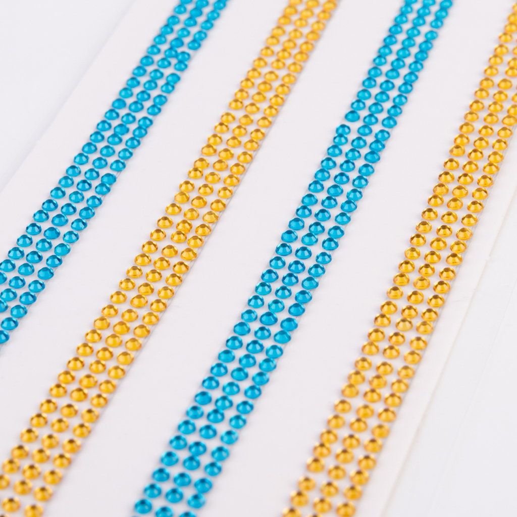 Набір для творчості Santi Стрічки синьо-жовті зі страз самоклеючих 6х30 см (743033) Набір для творчості Santi Стрічки синьо-жовті зі страз самоклеючих 6х30 см (743033)