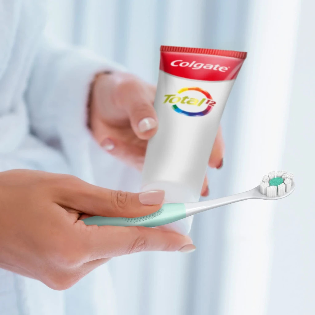 Зубна щітка Colgate 3D Density м'яка Салатова (2172000000035)