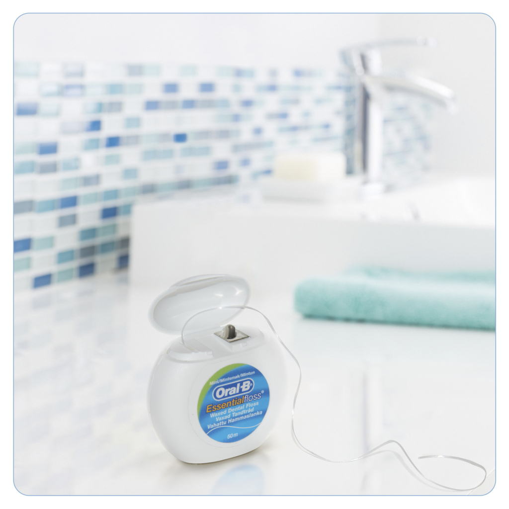 Зубна нитка Oral-B Essential floss Waxed м'ятна 50 м (3014260280772/5010622005029)